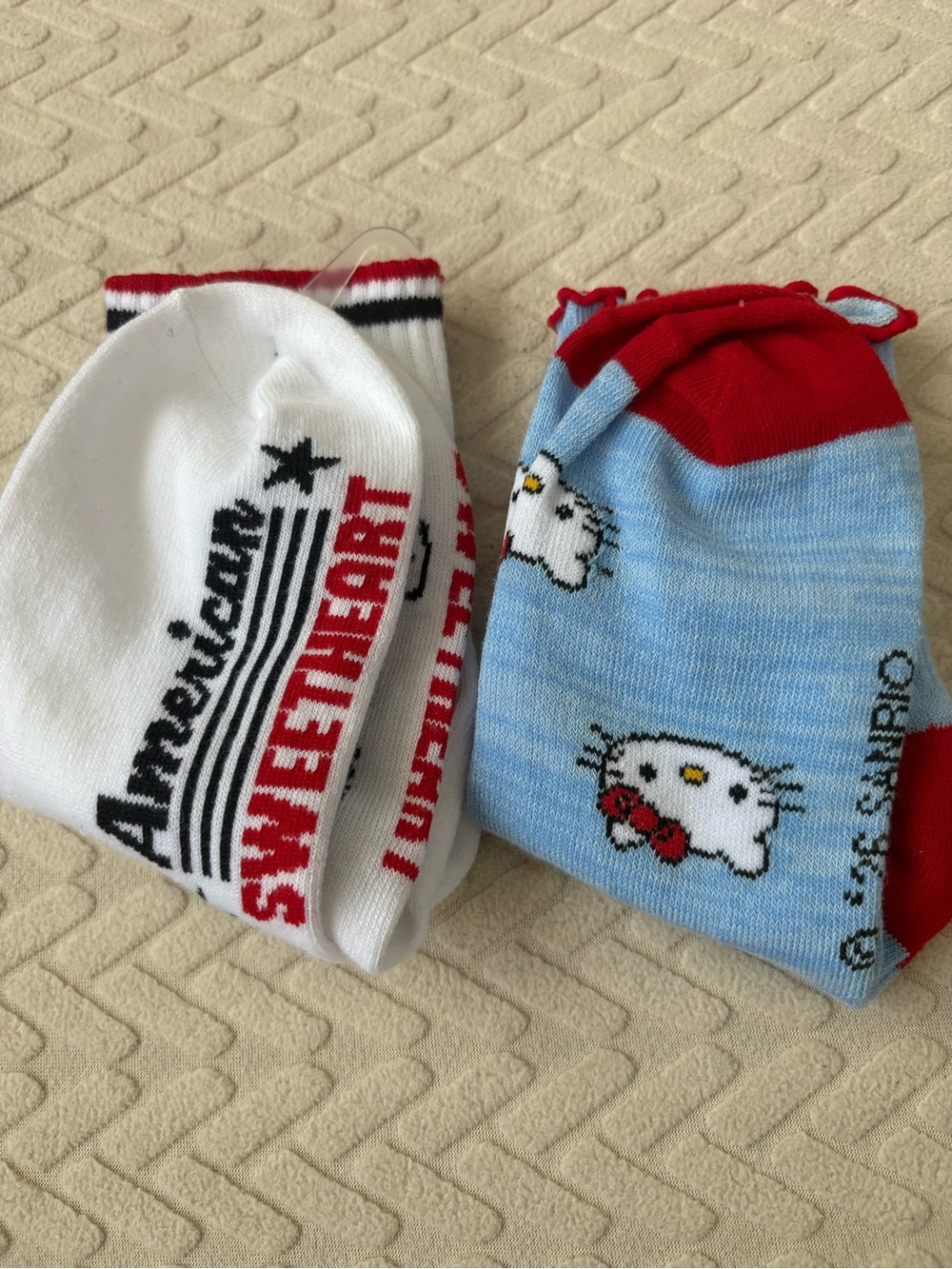 Hello Kitty Blue & Red Kids Ruffle-Top Socks - Picture 2 of 3